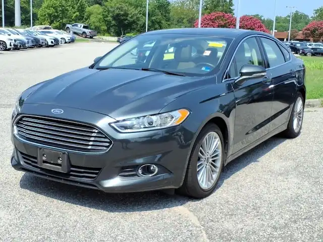2016 Ford Fusion SE FWD's photo