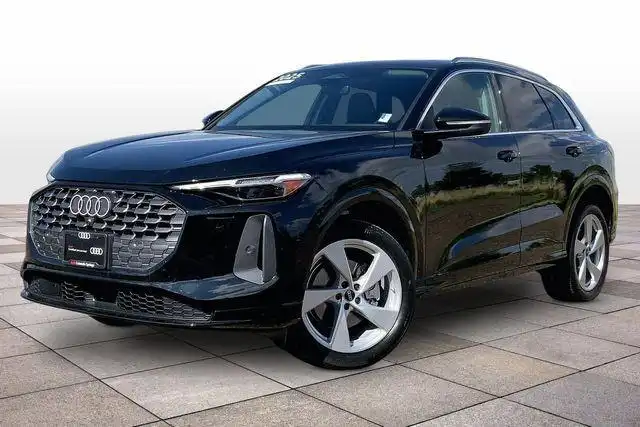 2025 Audi Q5 40 Premium Plus's photo