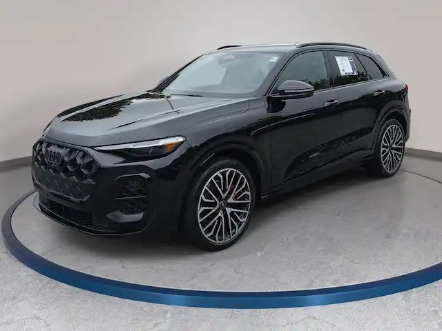 2025 Audi SQ5 Premium Plus's photo