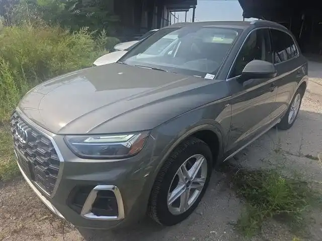 2024 Audi Q5 55 e Premium Plus's photo