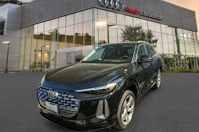 2025 Audi Q5 40 Premium Plus's photo