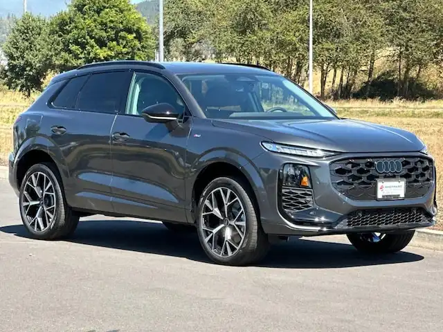 2026 Audi Q3 S Line quattro's photo