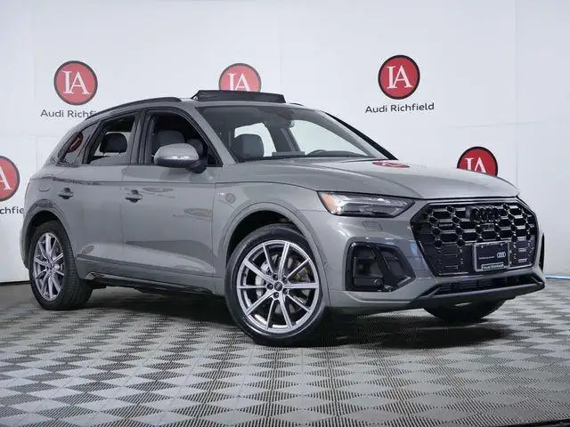 2023 Audi Q5 55 e Prestige's photo