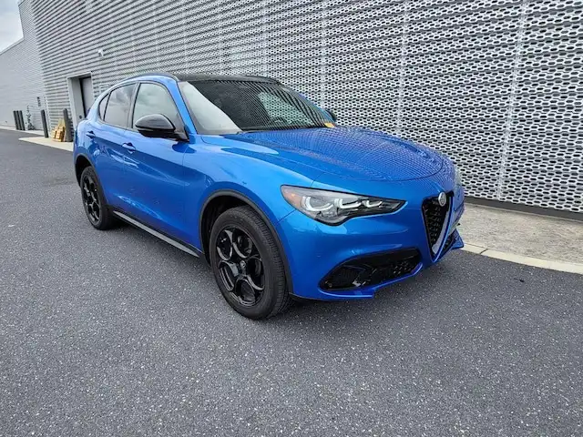 2025 Alfa Romeo Stelvio Stelvio AWD's photo