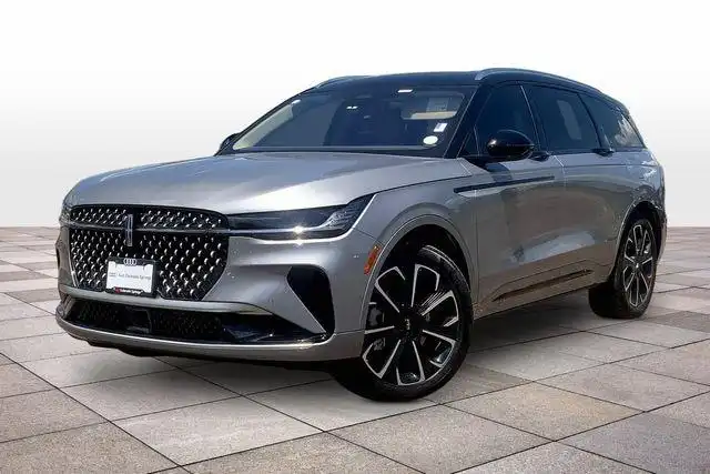 2025 Lincoln Nautilus Reserve AWD's photo