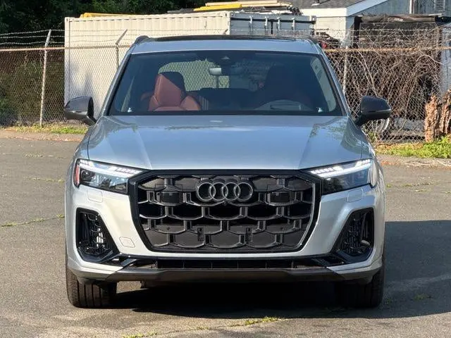 2026 Audi SQ7 Prestige quattro Tiptronic photo 3