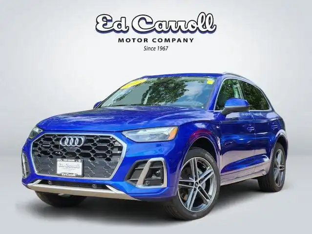 2023 Audi Q5 55 e Premium Plus's photo