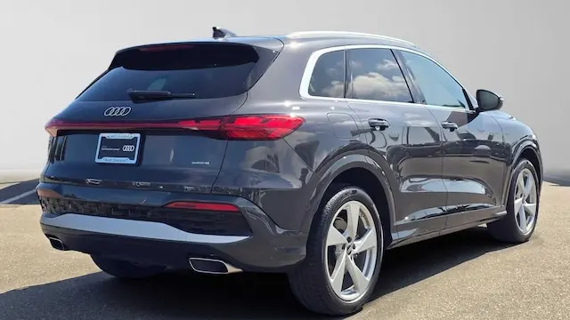 2025 Audi Q5 40 Prestige photo 3