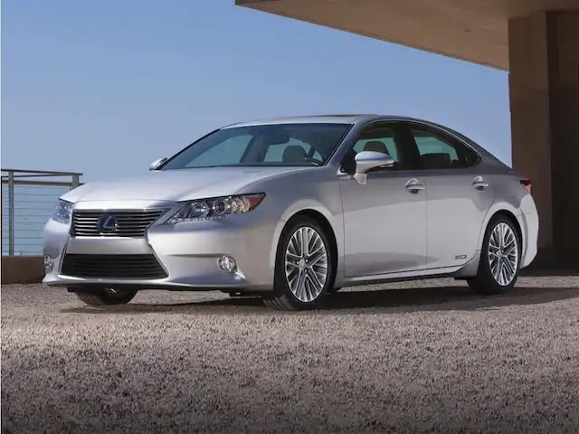 2015 Lexus ES 350 300h's photo