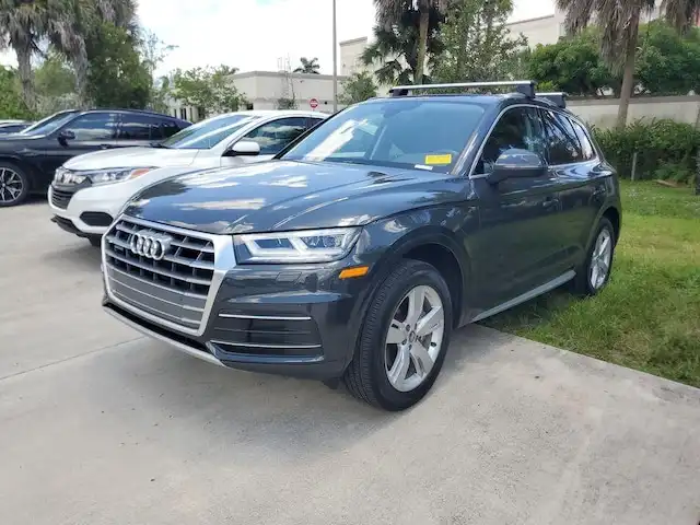 2019 Audi Q5 2.0T quattro S tronic Premium Plus's photo
