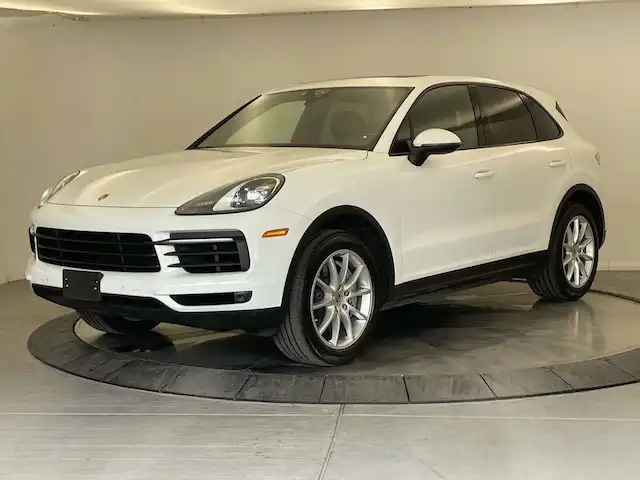 2023 Porsche Cayenne Platinum Edition's photo