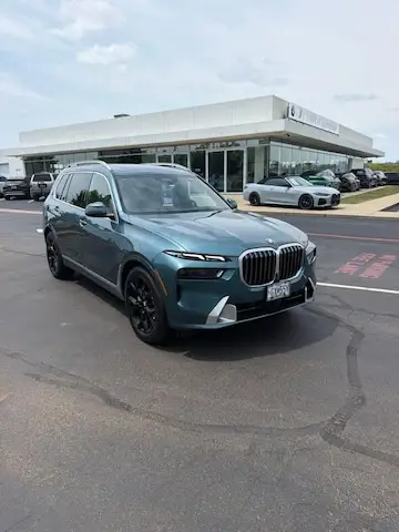 2025 BMW X7 xDrive40i photo 1