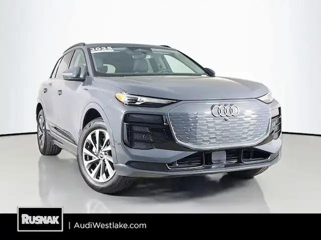 2025 Audi Q6 e-tron Premium quattro's photo