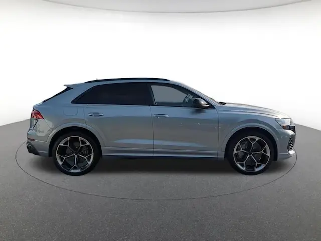 2026 Audi RS Q8 Base photo 4
