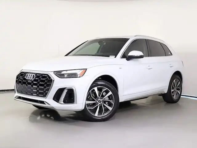 2023 Audi Q5 45 Premium Plus's photo