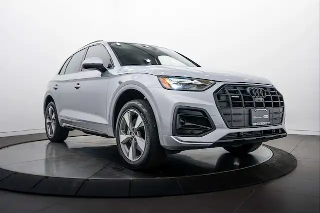 2024 Audi Q5 40 Premium Plus's photo
