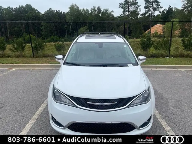 2020 Chrysler Pacifica Limited photo 5