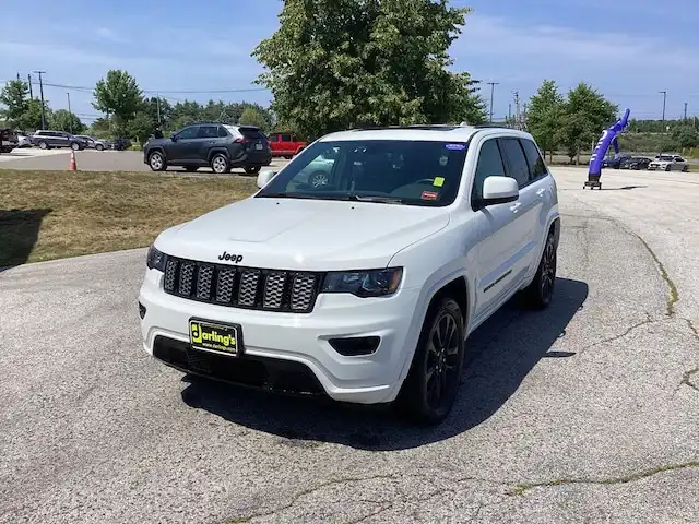 2022 Jeep Grand Cherokee Laredo X 4WD's photo