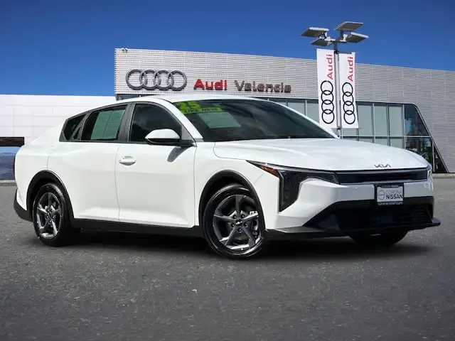 2025 Kia K4 LXS AT's photo