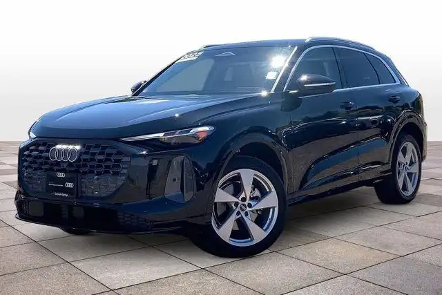 2025 Audi Q5 40 Premium Plus's photo