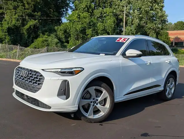 2025 Audi Q5 40 Premium Plus's photo