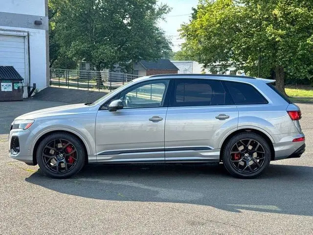 2026 Audi SQ7 Prestige quattro Tiptronic photo 5