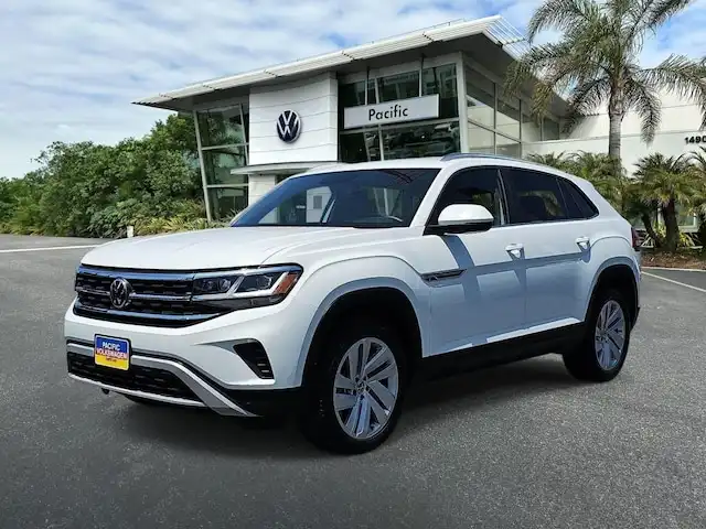 2023 Volkswagen Atlas Cross Sport 3.6L V6 SE with Tech's photo