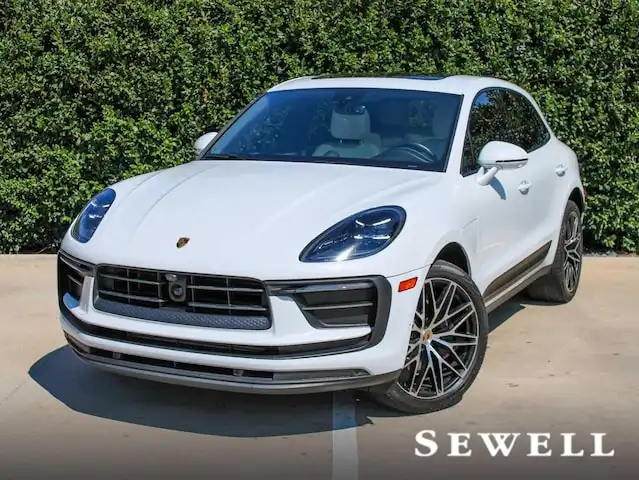 2024 Porsche Macan T's photo