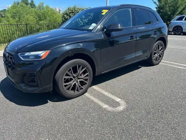 2023 Audi SQ5 Premium Plus's photo