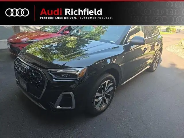 2023 Audi Q5 45 Premium Plus's photo