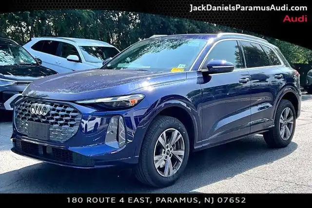 2025 Audi Q5 40 Premium's photo