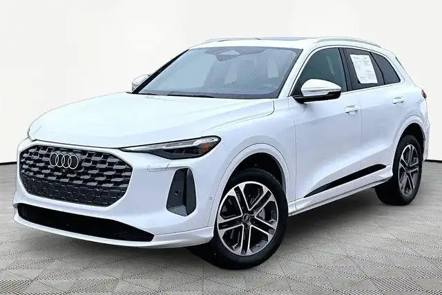 2025 Audi Q5 40 Premium Plus's photo