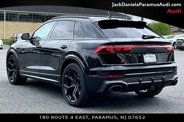 2026 Audi RS Q8 Base photo 3