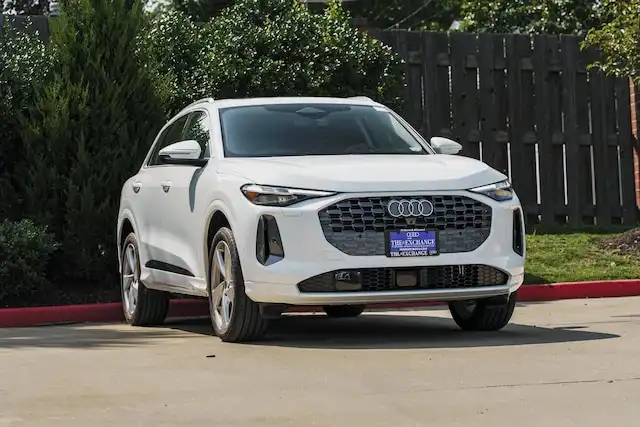2025 Audi Q5 40 Premium Plus's photo