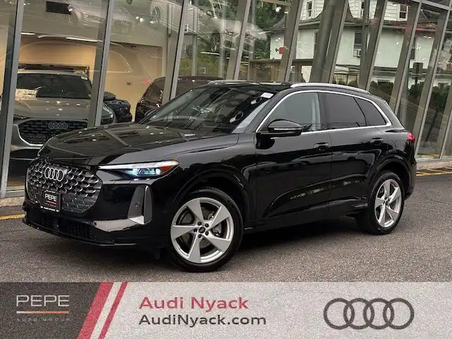 2025 Audi Q5 40 Premium Plus's photo