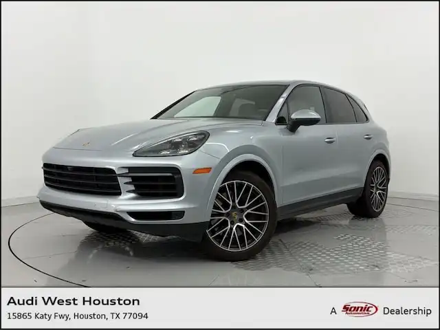 2022 Porsche Cayenne Base's photo