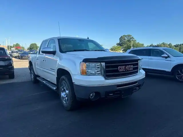 2009 GMC Sierra 4WD Crew Cab SLT SWB's photo