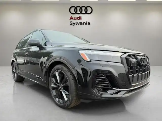 2025 Audi Q7 55 Premium Plus quattro Tiptronic's photo