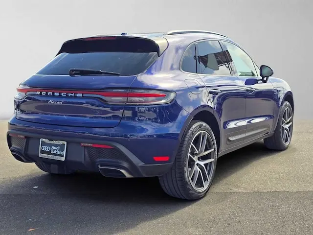2024 Porsche Macan T photo 3