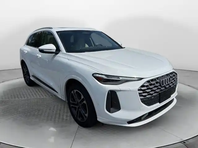 2025 Audi Q5 40 Prestige's photo