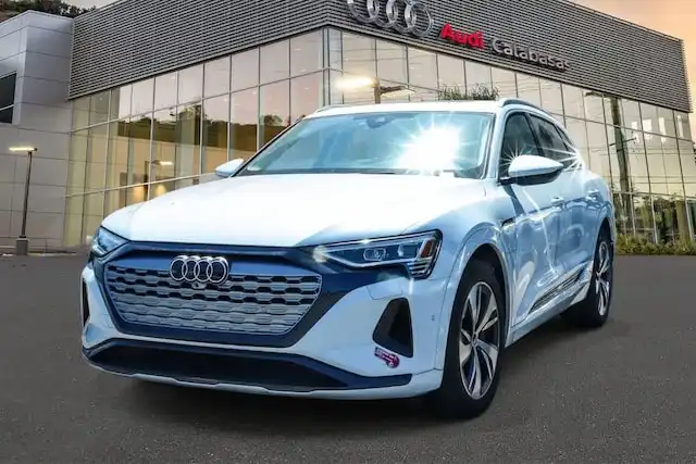 2024 Audi Q8 e-tron 114 kWh Premium Plus quattro 55's photo