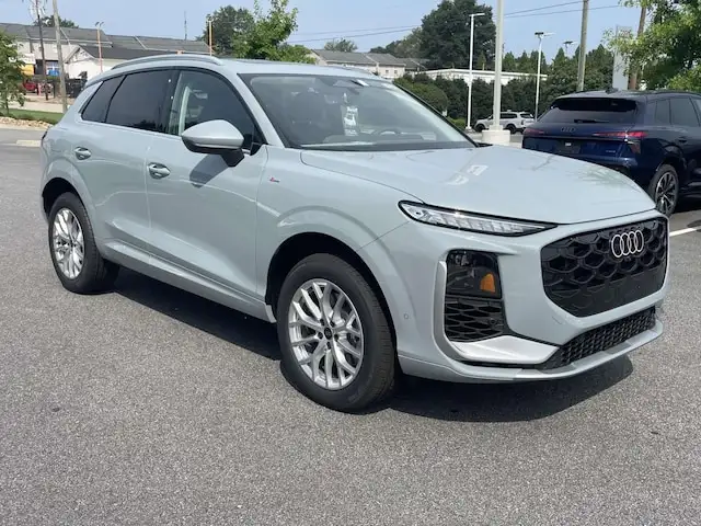 2026 Audi Q3 S line quattro's photo