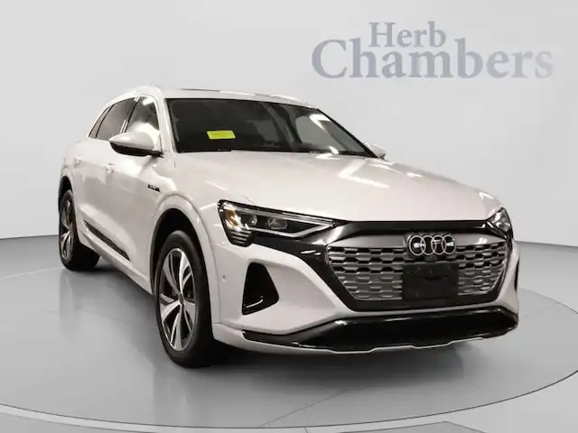 2024 Audi Q8 e-tron 114 kWh Premium Plus quattro 55's photo
