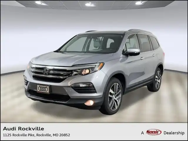 2017 Honda Pilot Touring 4WD's photo