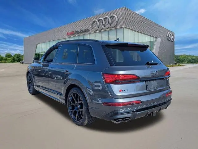 2026 Audi SQ7 Premium Plus quattro Tiptronic photo 3