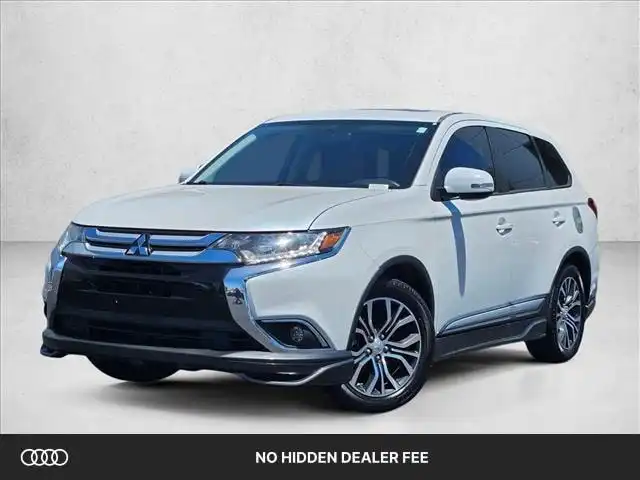 2017 Mitsubishi Outlander SE FWD's photo
