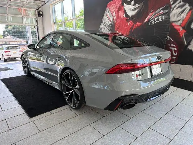 2023 Audi RS7 Base photo 3