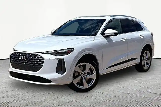 2025 Audi Q5 40 Premium Plus's photo