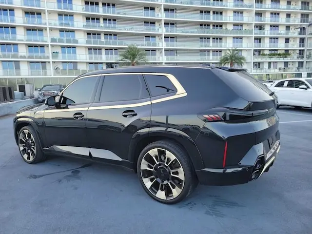 2023 BMW XM Base photo 4