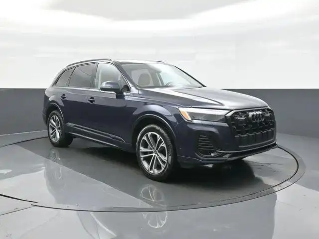 2025 Audi Q7 45 Premium Plus quattro Tiptronic's photo
